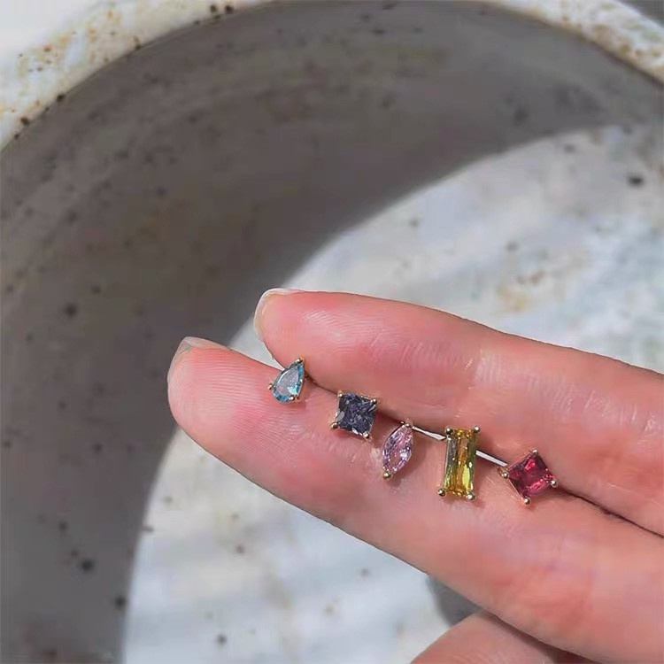 Bông Tai Hình Học Đính Đá Zircon Màu Cầu Vồng Phong Cách Retro Thời Trang