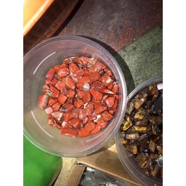 1 viên đá thanh tẩy,viên bóng