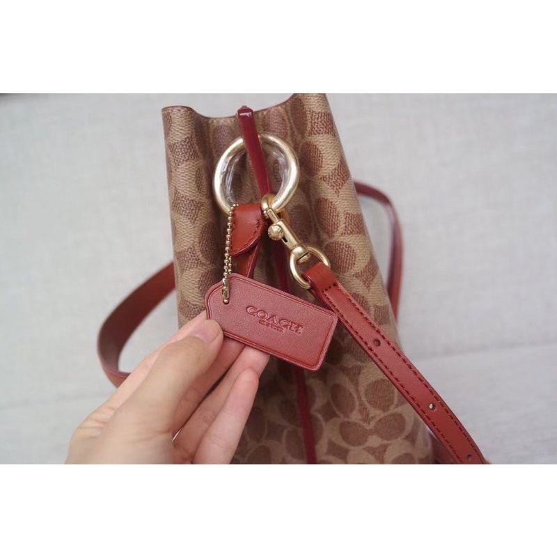 Túi bucket dư xịn