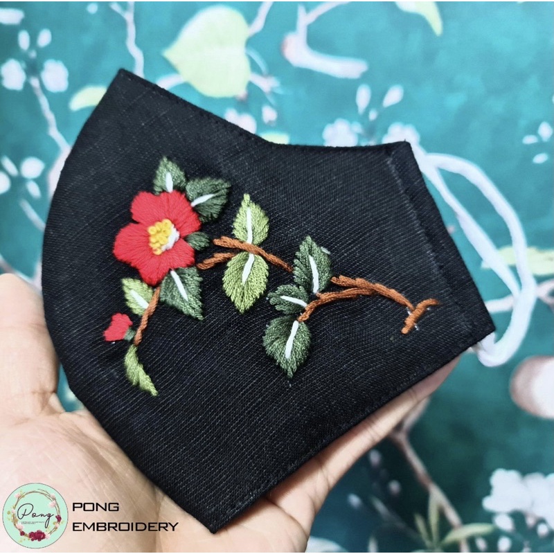 Khẩu trang thêu tay