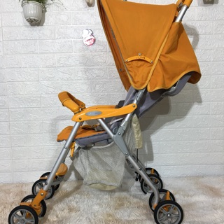 Xe đẩy combi gấp gọn