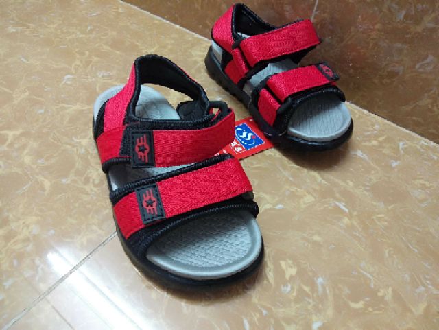 Dép sandal bitas bé trai đế êm (size 25-30) đỏ, đen