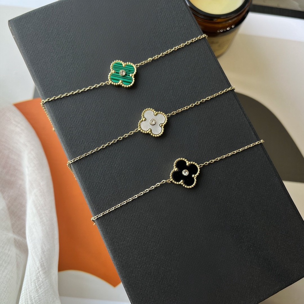 Vòng Tay Louis Vuitton Bằng Thép Titan Họa Tiết LV Monogram