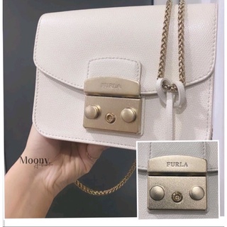 Miếng dán khoá túi nhám furla metro