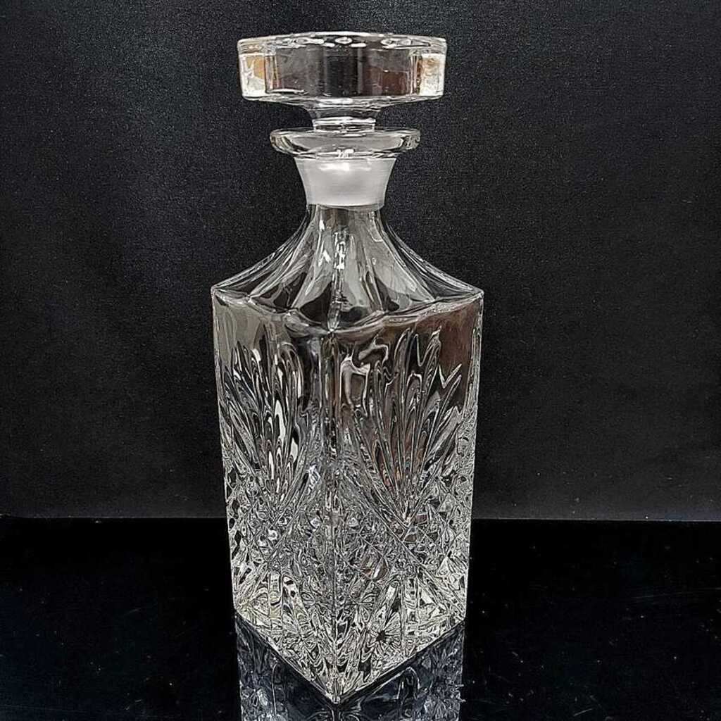 Vỏ Chai Đựng Rượu Đẹp 700ML pha lê mẫu vuông cao hoa văn nổi – Bình Pha Lê Đựng Rượu nắp mài nguyên khối