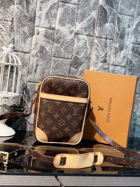 LV dáng unisex cho cả nam và nữ