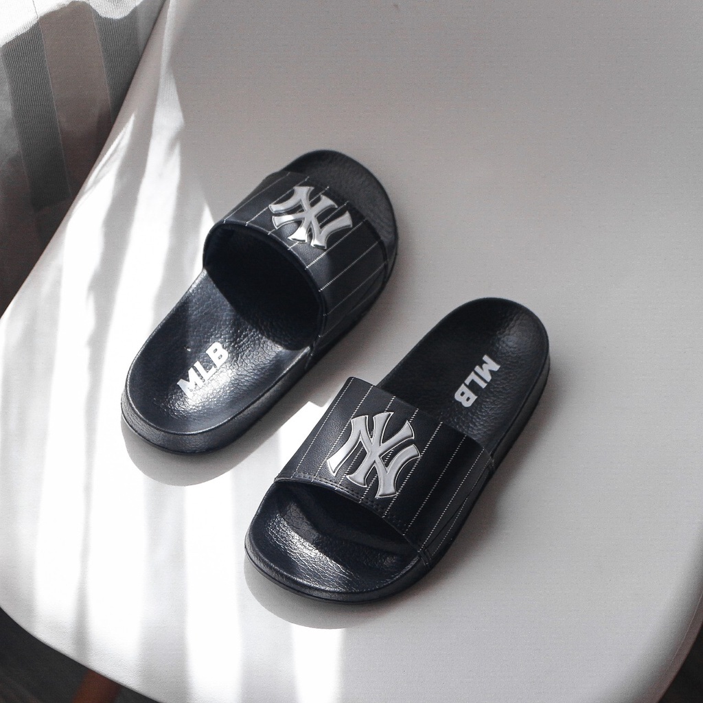 Dép 𝐌𝐋𝐁 NY Trơn Unisex Nam Nữ Quai Ngang Chữ In Nỗi Siêu Cá Tính Tặng Kèm Box