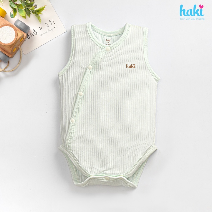 Bộ bodysuit sát nách, cài chéo vải gỗ sồi cao cấp siêu mềm mịn cho bé HAKI BM009