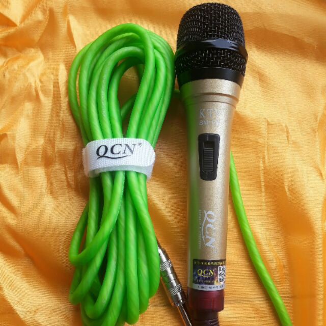 Mic dây karaoke  QCN-138 âm hay hút âm tốt. tiếng đầy  sáng tiếng hát Karaoke chuyên nghiệp.