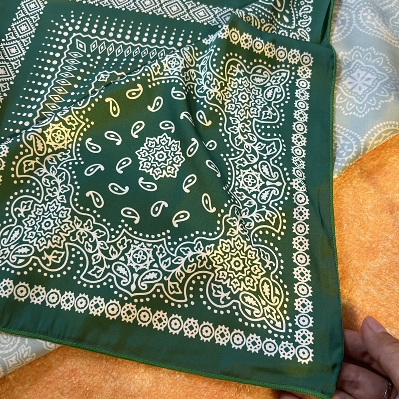 Khăn bandana in hoa văn size 53x53cm