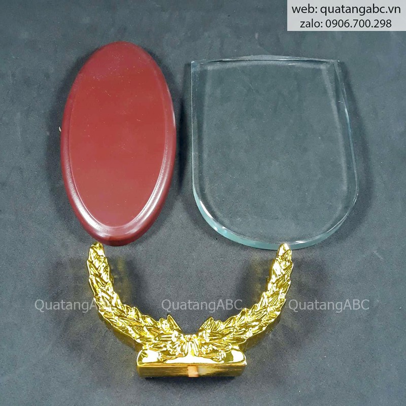 Cúp pha lê cao cấp, kỷ niệm chương pha lê in hình in logo công ty lưu niệm. Phôi pha lê đế gỗ