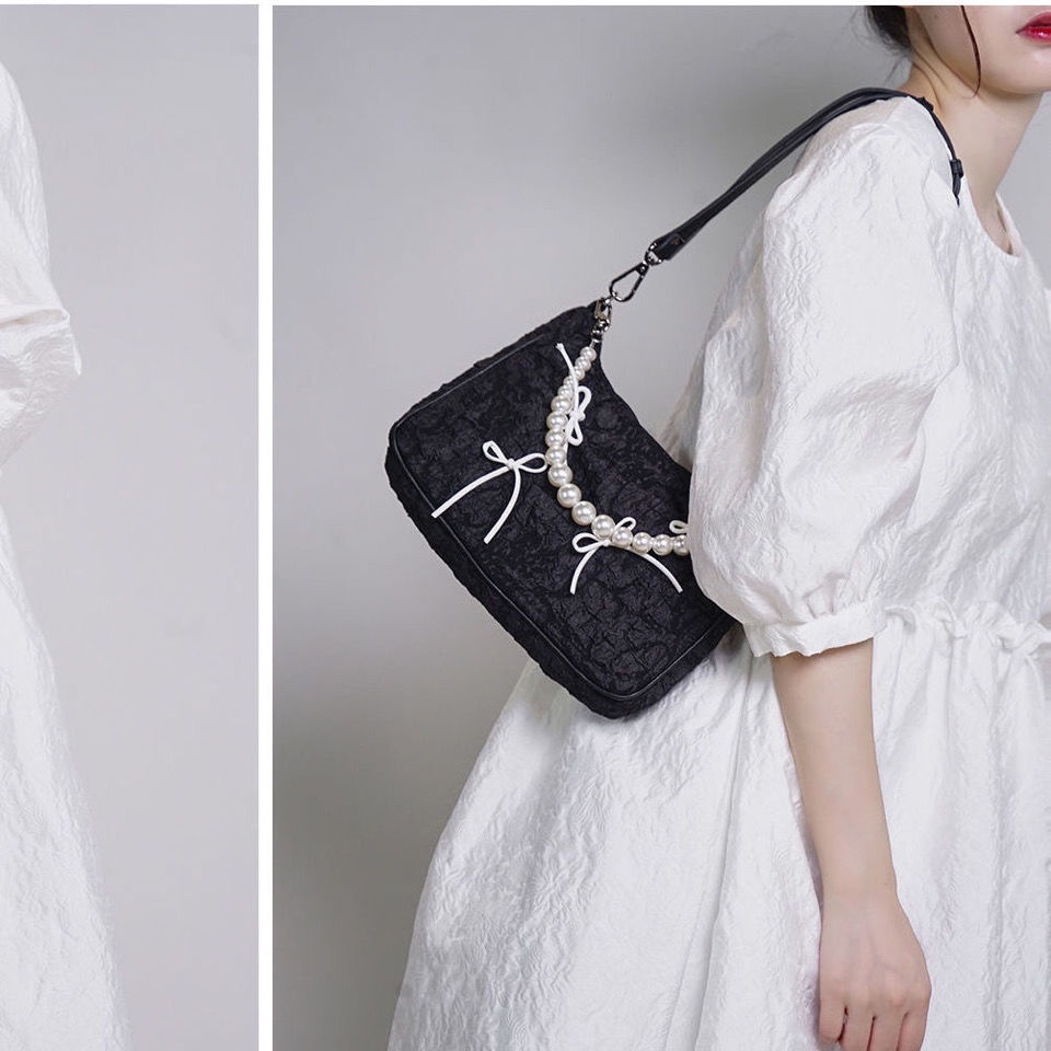Túi đeo vai dưới cánh tay xếp ly dây túi đính ngọc trai nhân tạo màu đen nhỏ xinh xắn phong cách năng động