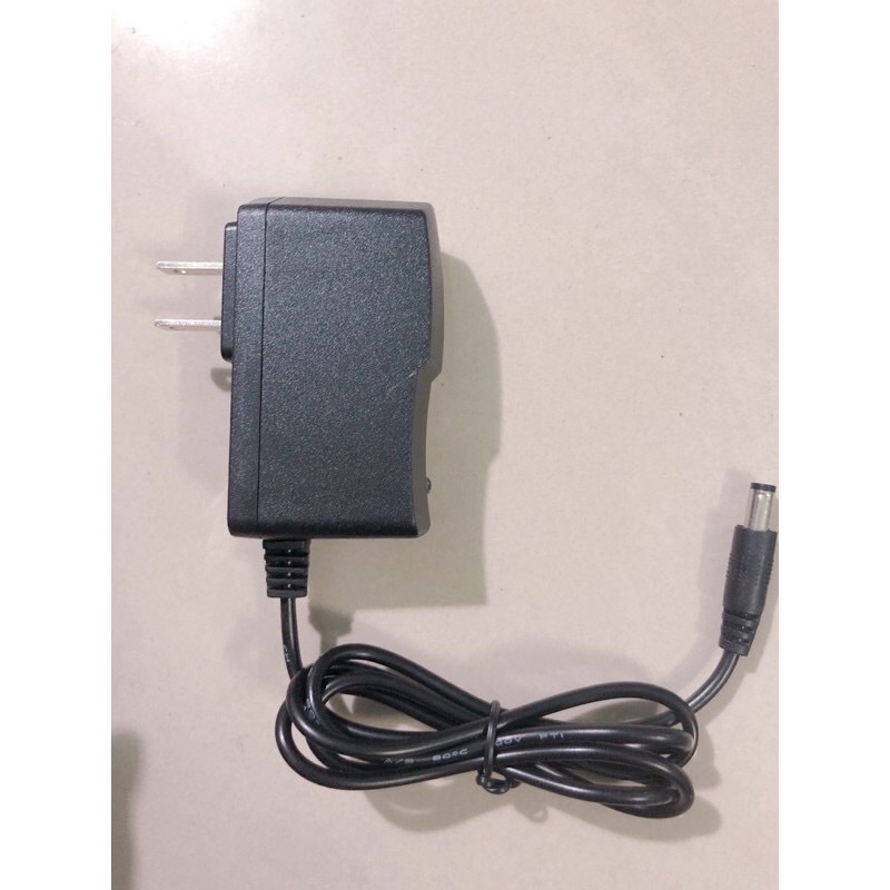 Sạc pin may khoan 1s 4.2v 1a, có đèn báo đầy, chuyên sạc pin Li-ion 3.7v-4,2. Sạc máy khoan, sạc đèn pin.