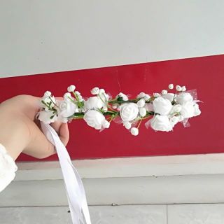 Vòng hoa đội đầu xinh chụp hình kỷ yếu