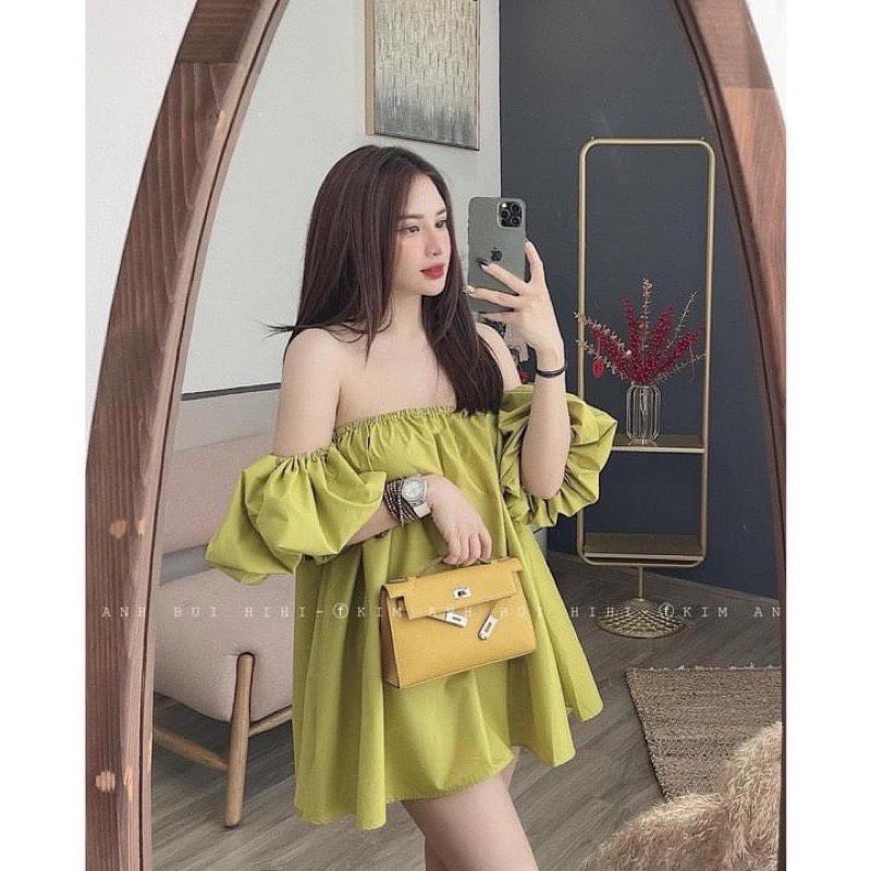 đầm trễ vai màu trắng, tay lửng, dáng suông. TT 43 thiết kế theo phong cách hàn quốc