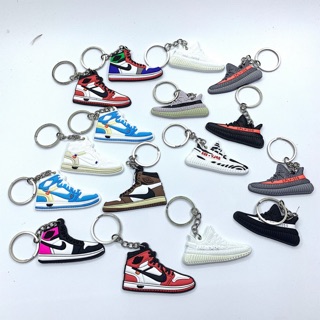 Móc khoá giày sneaker