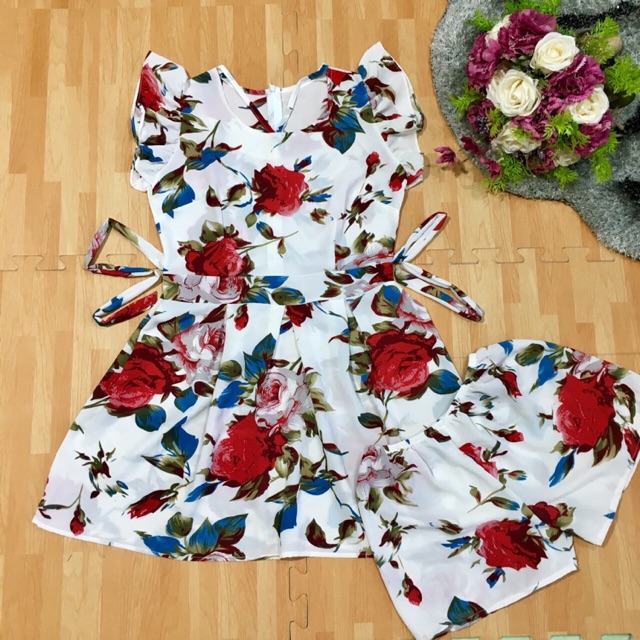 Đầm kèm quần 🥰