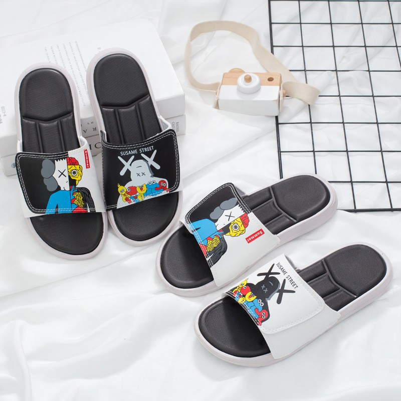 Dép lê nam nữ quai ngang dán Kaws x Susame Street Cao cấp dép đôi unisex thời trang ulzzang hàn quốc đi cực êm chân TH13
