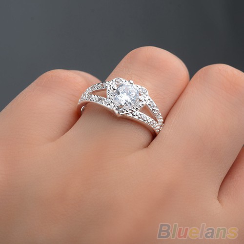 Nhẫn Cưới Bạc Hình Trái Tim Đính Pha Lê Size 8