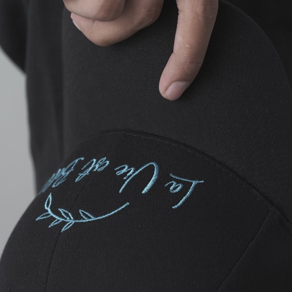 Nón Kết, Mũ Lưỡi Trai thêu logo La Vie est Belle form Unisex Nam Nữ Thời Trang Cá Tính, Hàng VNXK Chuẩn Châu Âu