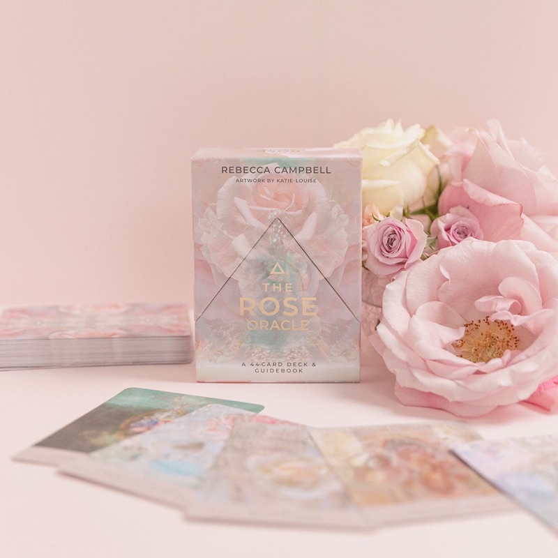 Bộ bài The Rose Oracle Vẻ đẹp từ hoa hồng và Nữ Thần