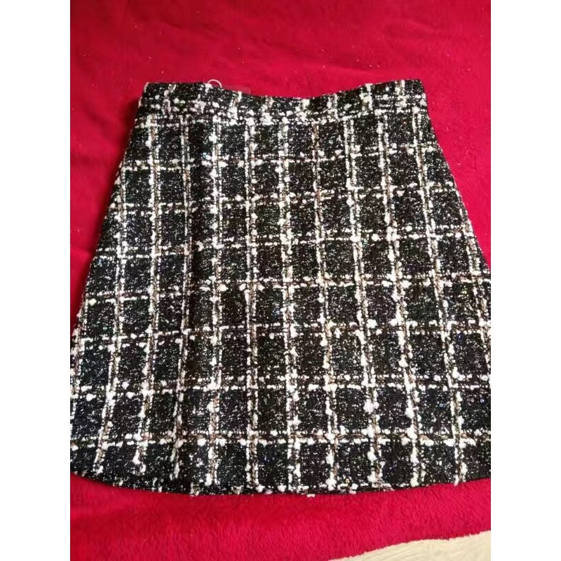 Chân váy dạ tweed kẻ ô dáng ngắn