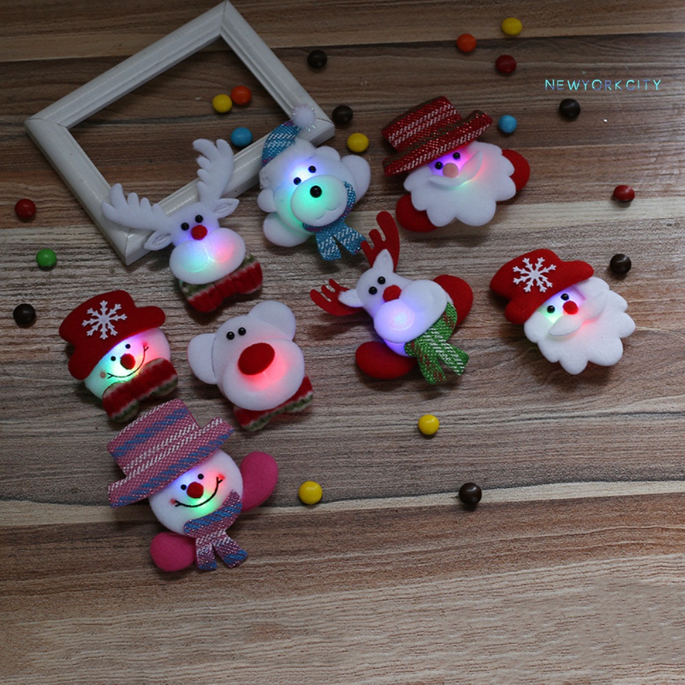 Trâm Cài Áo Hình Ông Già Noel Dễ Thương Có Đèn LED