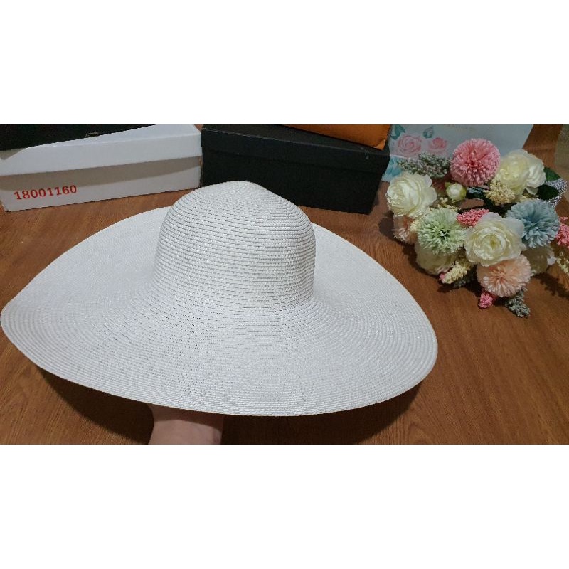 Mũ cói đi biển vành rộng sang chảnh
