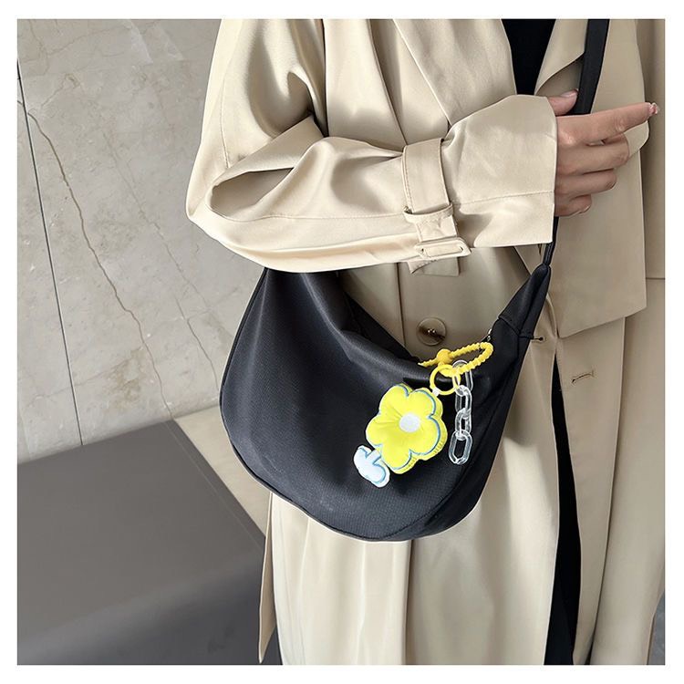 Túi Đeo Chéo Vải (Có Kèm Phụ Kiện) Siêu Nhẹ Cá Tính Ngăn Chứa Rộng Rãi Phong Cách Trẻ Trung Tx9202