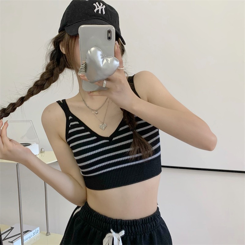 Áo Bra Sọc Ngang Trắng Đen Cổ V 4 Dây LSEOUL A2520 Chất Len Gân Dày Dặn