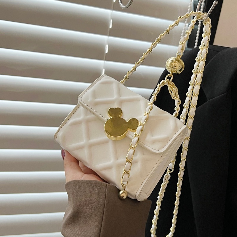 Túi đeo chéo vai IELGY thiết kế chi tiết hình thoi với dây quai xích