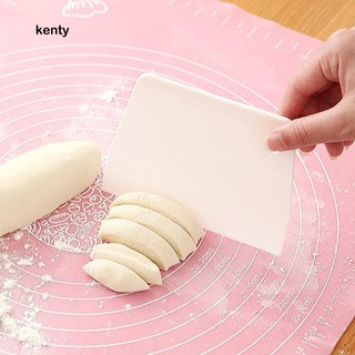 Dao cắt bột bánh bằng nhựa