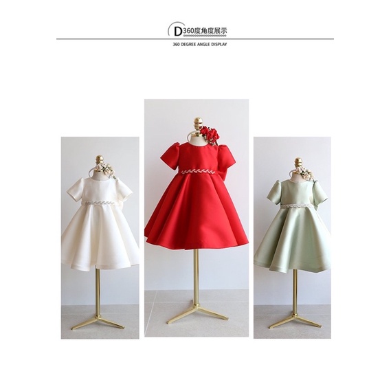 Tiệm may Nắng - Đầm công chúa tafta tay phồng đính hạt eo