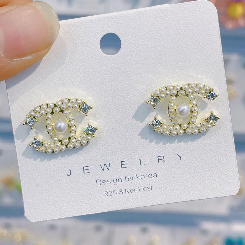 Đôi Bông Tai Ngọc Trai Giả Đầy Đủ Kích Thước