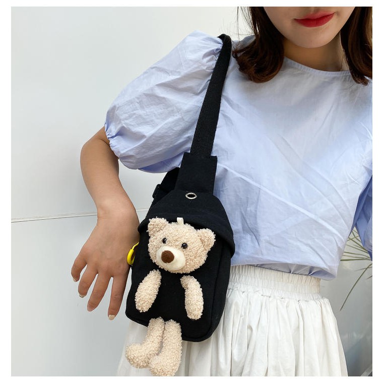 Túi Đeo Chéo Kèm Gấu Bông Như Hình, Túi Tote Gấu Bông Xinh Yêu, Kute - Có lỗ thông tai nghe | BigBuy360 - bigbuy360.vn