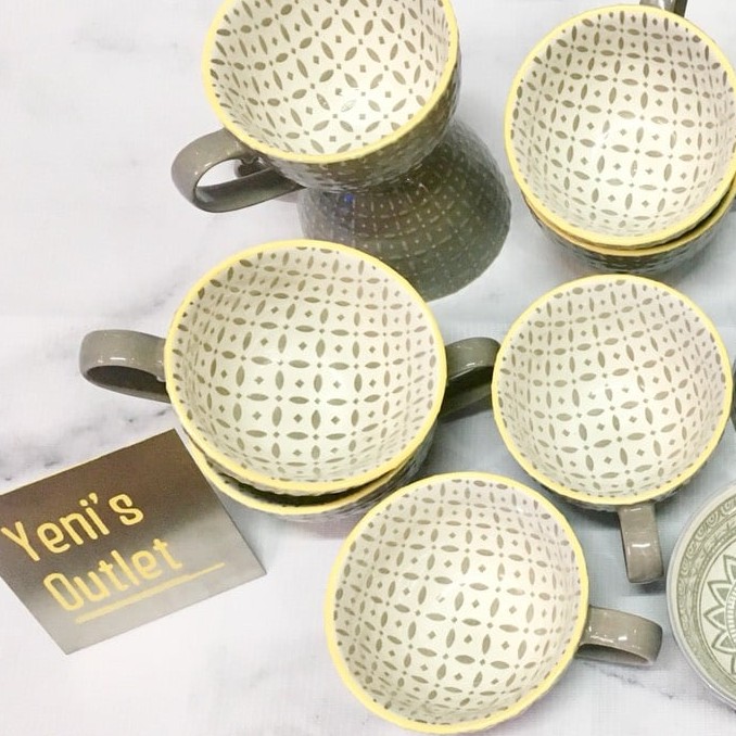 Ly capuchino màu sắc có họa tiết vân nổi