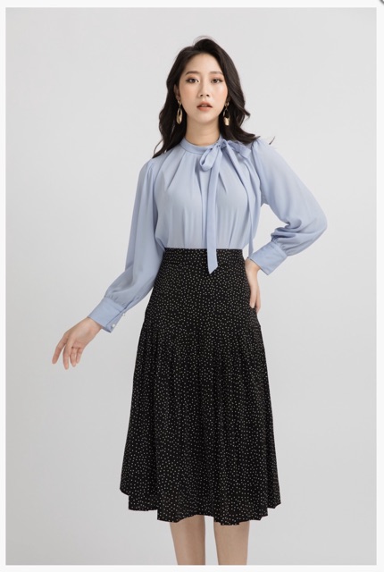 Chân váy chấm bi