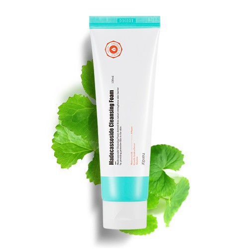 MBC Sữa rửa mặt cho da mụn, nhạy cảm từ rau má Apieu Madecassoside Cleansing Foam