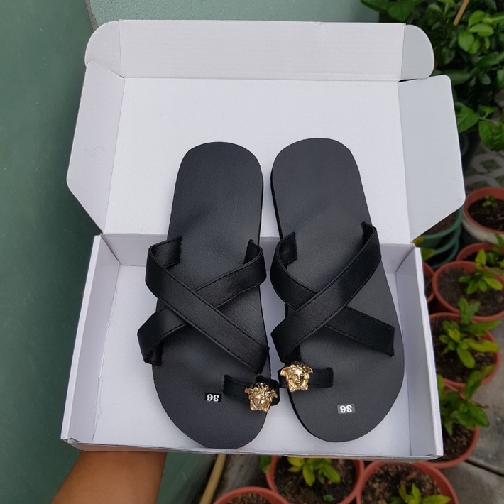 dép xỏ ngón nam nữ ( đế đen quai đen ) size từ 33 đến 43 ( có mẫu có quai hậu )