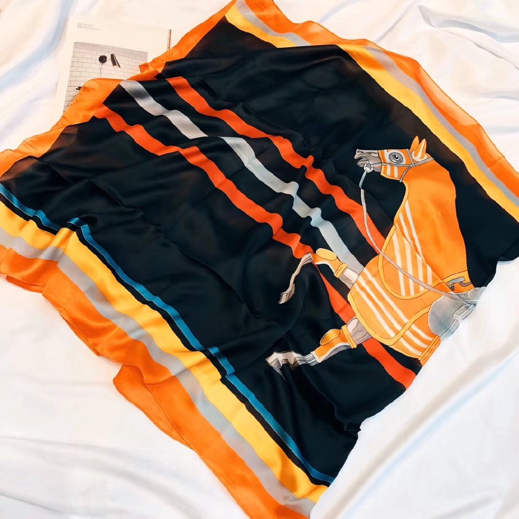 Khăn Choàng Lụa Mềm In Hình Ngựa Thời Trang Đi Biển Mùa Hè Cho Nữ