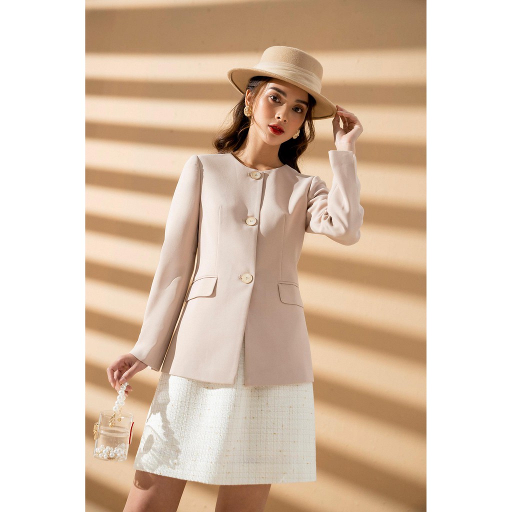 AMELIE Áo khoác cổ tròn túi cơi nắp tay xẻ by Amelie