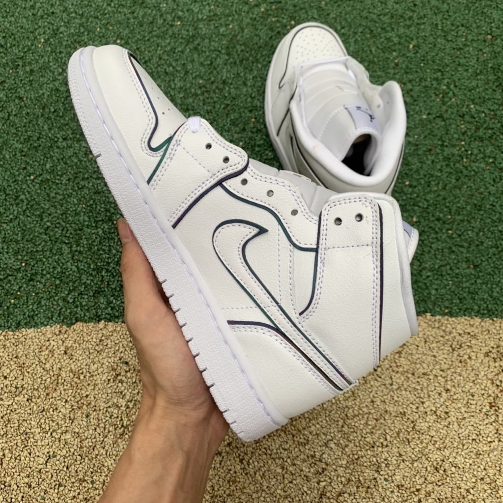 Giày Air Jordan 1 Mid "Iridescent Reflective"