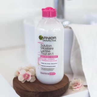 Sữa tẩy trang Garnier SOLUTION MICELLAIRE LACTÉE TOUT EN 1 DE 400ml