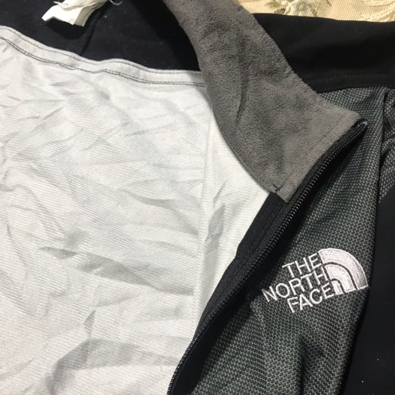 Áo khoác nỉ hiệu THE NORTH FACE màu đen xám size M