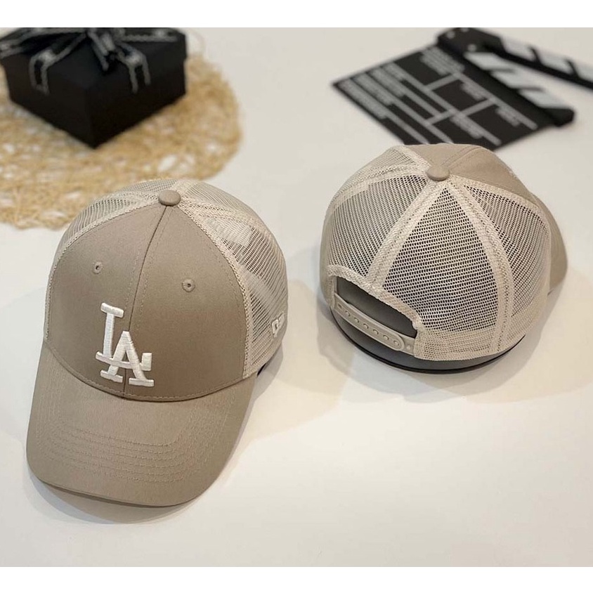 Mũ lưỡi trai lưới nâu MLB thêu chữ LA trắng Hàn Quốc, nón kết lưỡi trai phong cách Hàn quốc LA, hàng xuất dư.