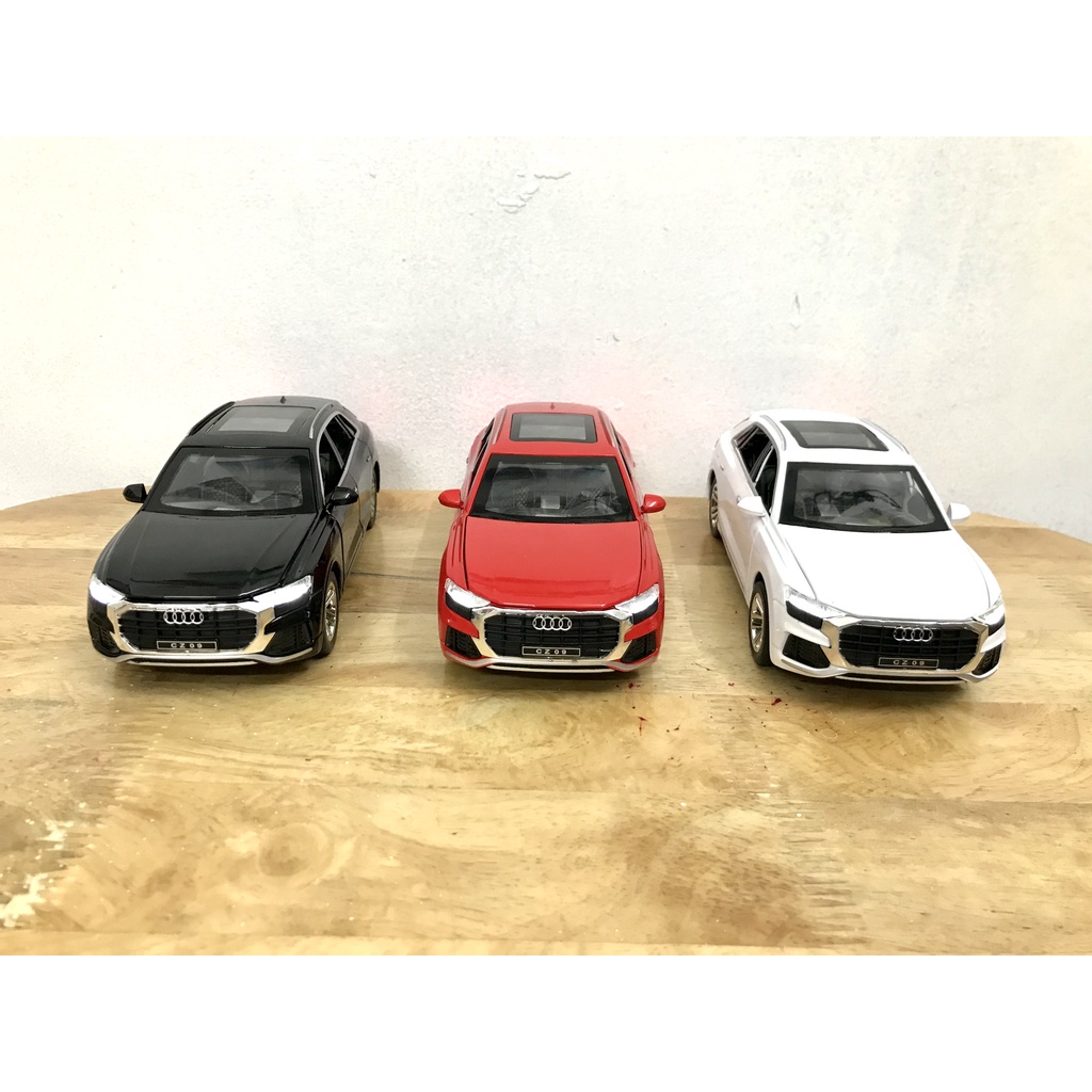 Mô hình xe Audi Q8 _ Tỷ lệ 1:24