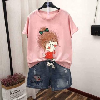 Áo phông thụng tay lỡ cô gái