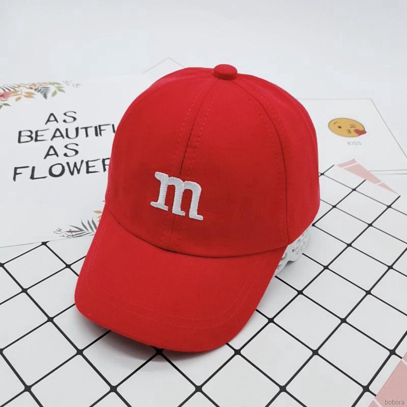 Mũ lưỡi trai thêu chữ M cho bé