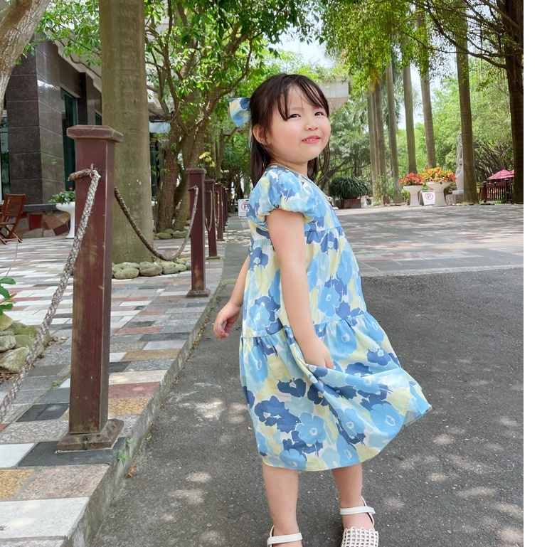 VNXK-VÁY HOA SOFIA THIẾT KẾ 2 MÀU HOA XANH, HỒNG CHO BÉ GÁI , TẶNG KÈM NƠ BUỘC TÓC XINH XẮN-MÃ ĐBG06