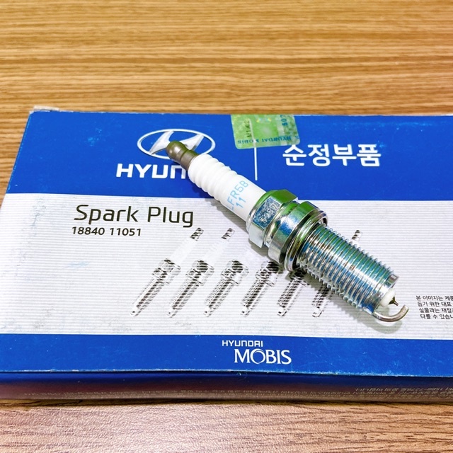 Bộ 4 Bugi Xe HYUNDAI SANTAFE SONATA TUCSON SORENTO 1884011051 CHÂN KIM